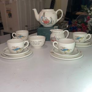 Rare Vintage Wedgwood Peter Rabbit Mini 15 pc Tea Set missing the teapot lid